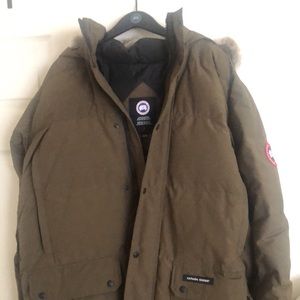 Canada goose parka Emory size XXL fits like an XL